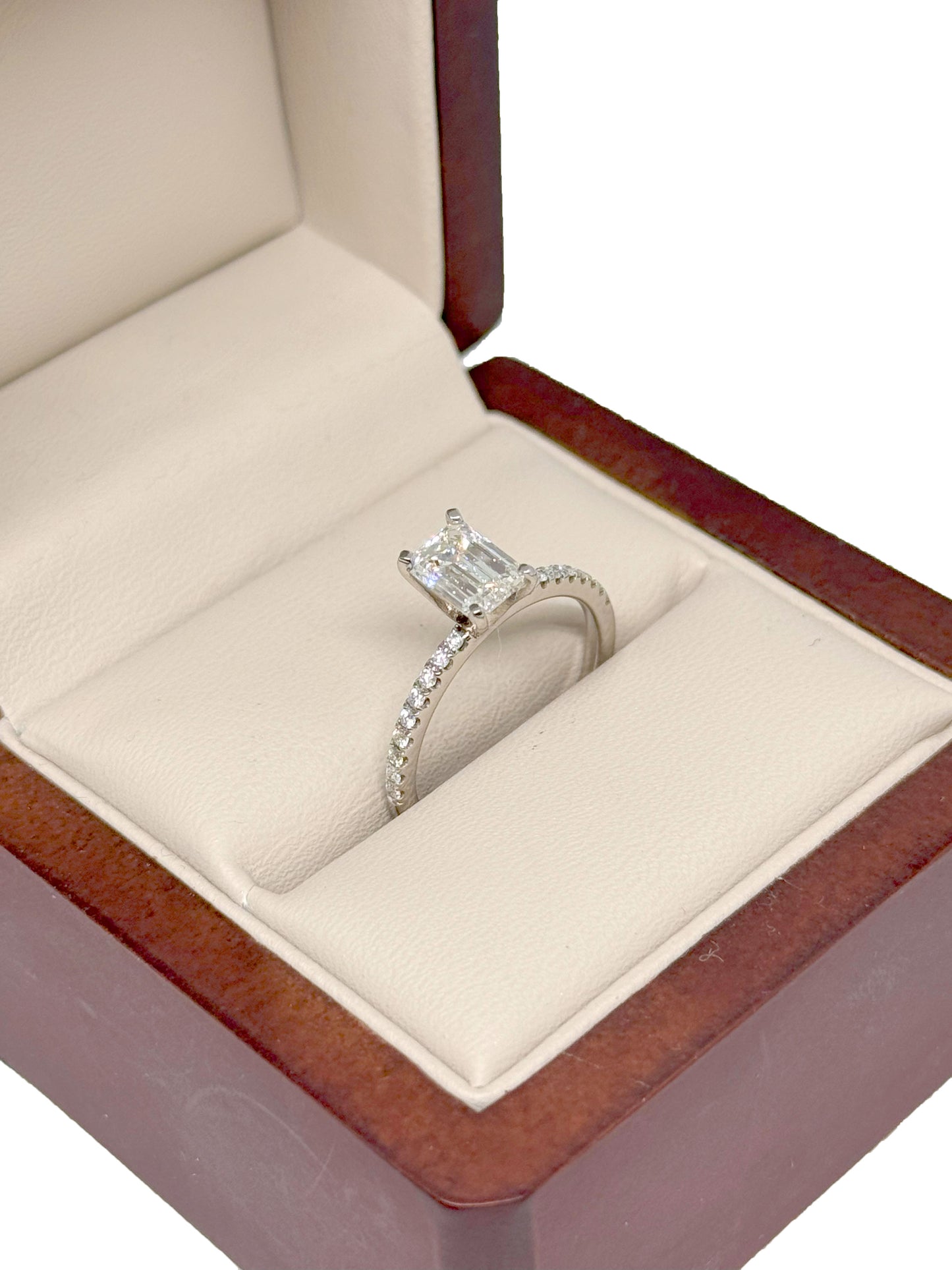 Anillo de Diamante de Laboratorio DJL000