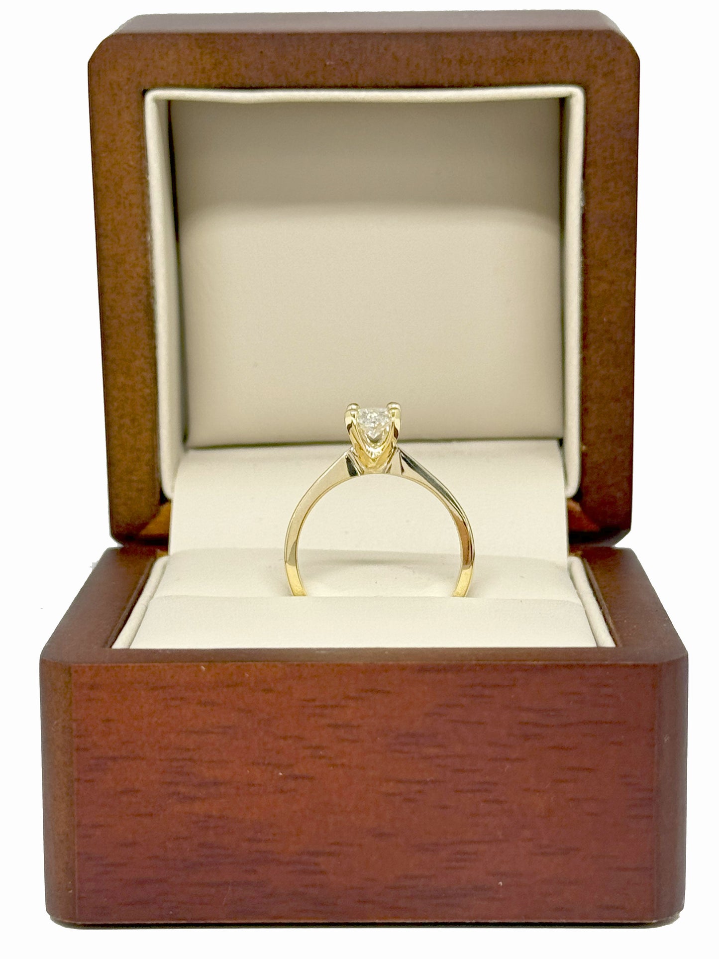 Anillo de Diamante de Laboratorio .73 cts Oval DJL017