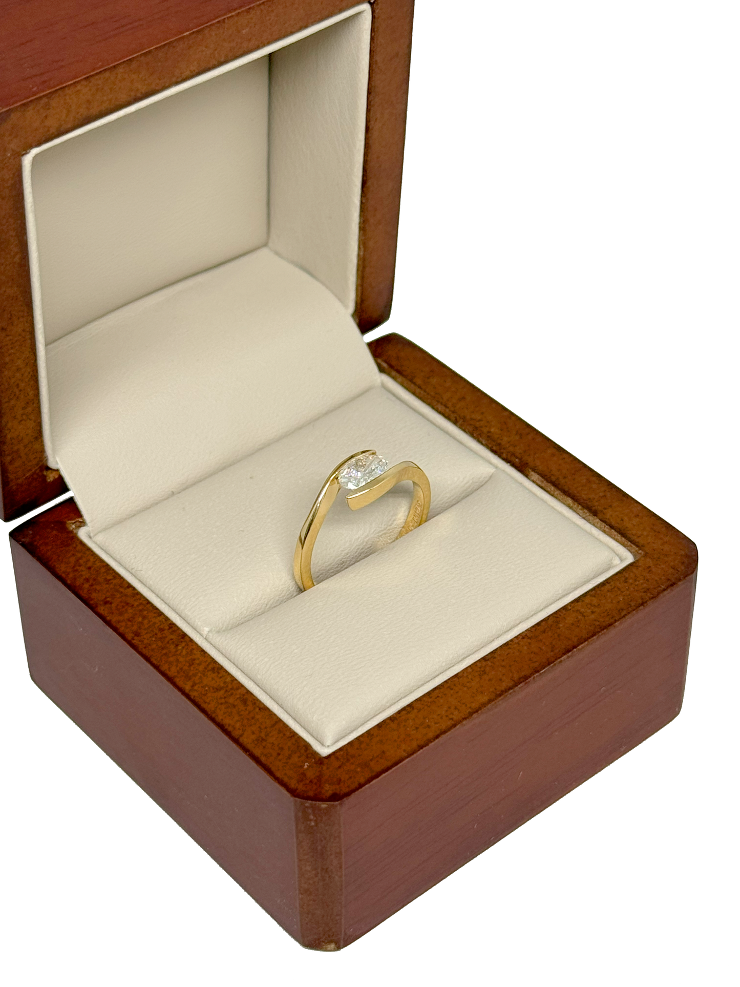 Anillo de Compromiso de 14K con Diamante de Laboratorio Corte Oval (.44 ct) DJL021