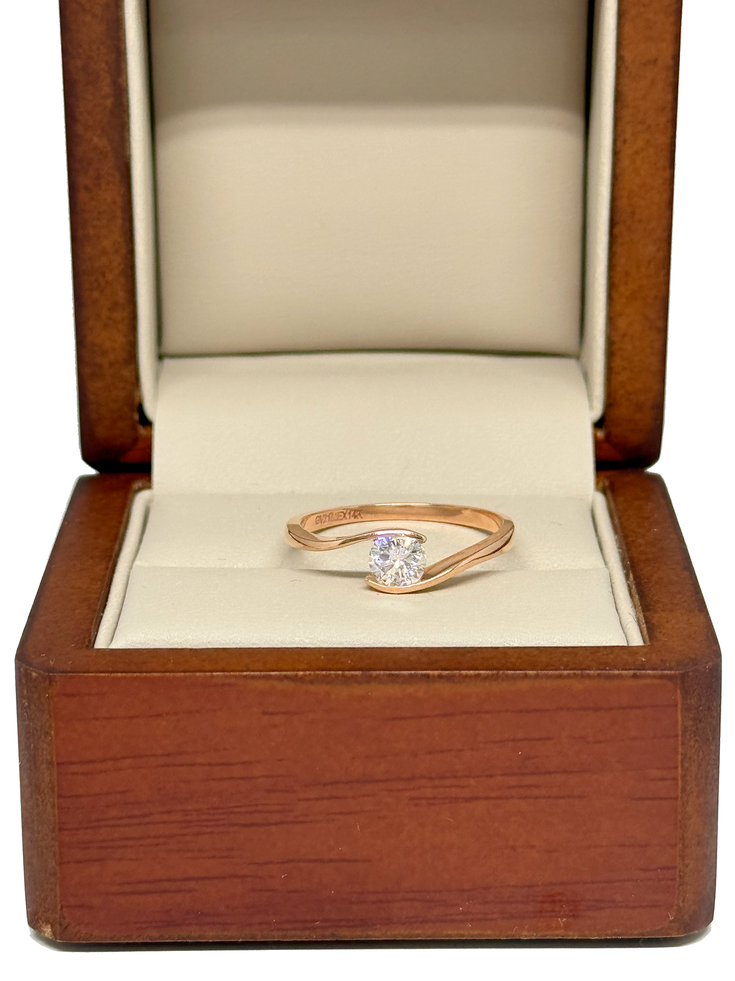 Anillo de Compromiso en Oro Rosa de 14K con Diamante de Laboratorio Corte Brillante (.53 ct) DJL023